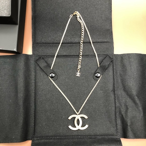Chanel Necklace - Picture 2 of 7